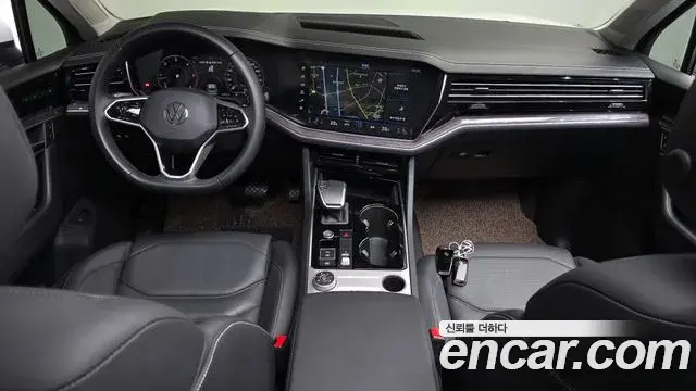 Volkswagen Touareg 2023 — Photo 30/36