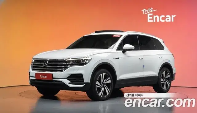 Volkswagen Touareg 2023 — Photo 33/36