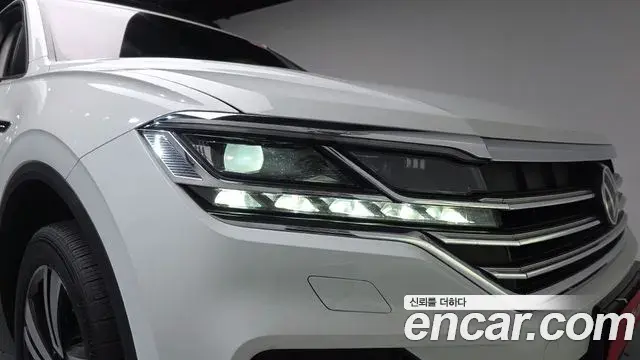 Volkswagen Touareg 2023 — Photo 3/36