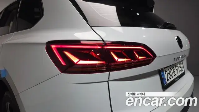 Volkswagen Touareg 2023 — Photo 34/36