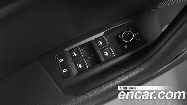 Volkswagen Touareg 2023 — Photo 27/36