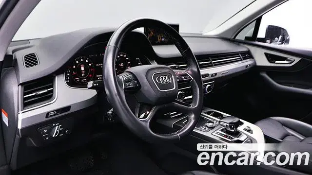 Audi Q7 2019 — Фото 6/19