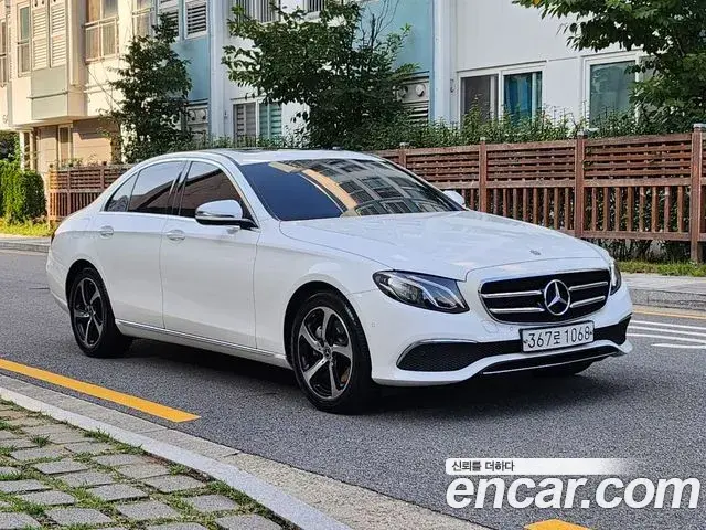 Mercedes-Benz E-Class 2019 — Фото 2/20