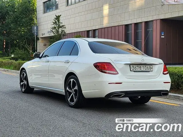 Mercedes-Benz E-Class 2019 — Фото 4/20