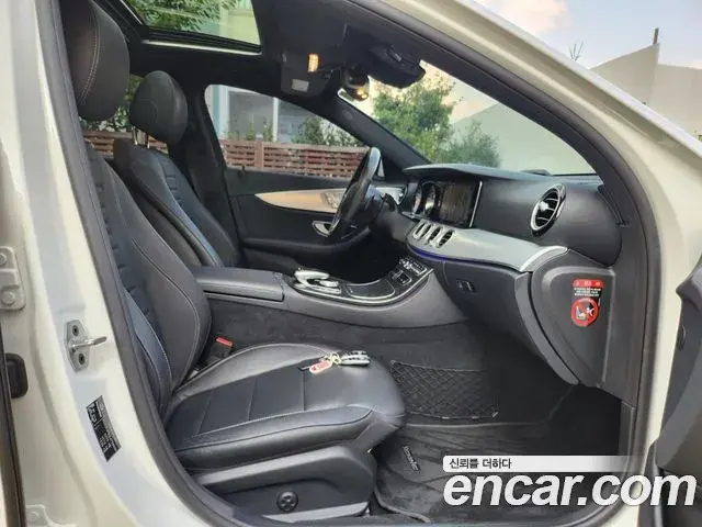 Mercedes-Benz E-Class 2019 — Фото 10/20