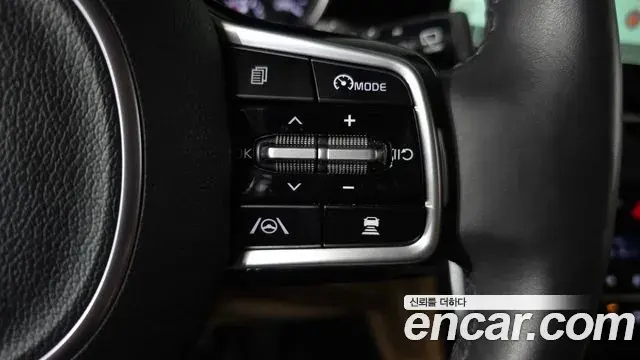 Kia Carnival 2023 — Фото 16/20