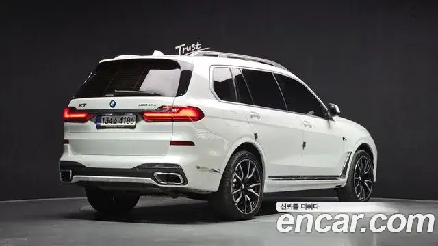 BMW X7 2022 — Photo 2/20