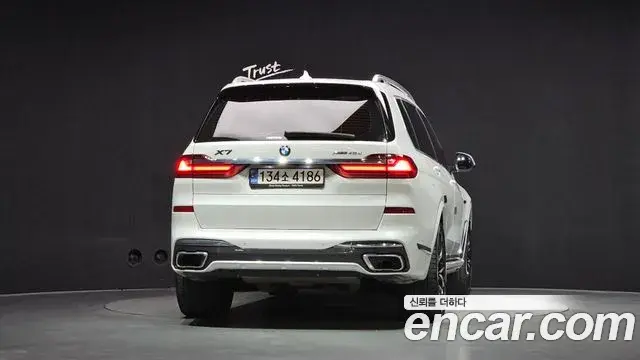 BMW X7 2022 — Photo 4/20