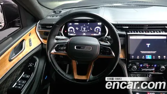 Jeep Grand Cherokee 2023 — Фото 13/20