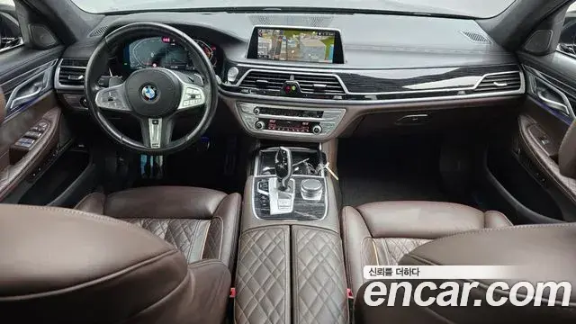 BMW 7 Series 2021 — Фото 10/20
