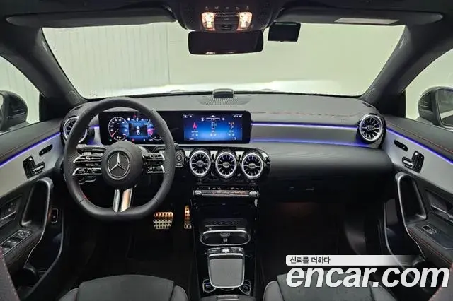 Mercedes-Benz CLA-Class 2025 — Photo 12/20