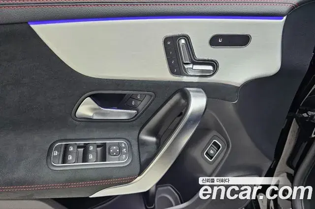 Mercedes-Benz CLA-Class 2025 — Photo 15/20