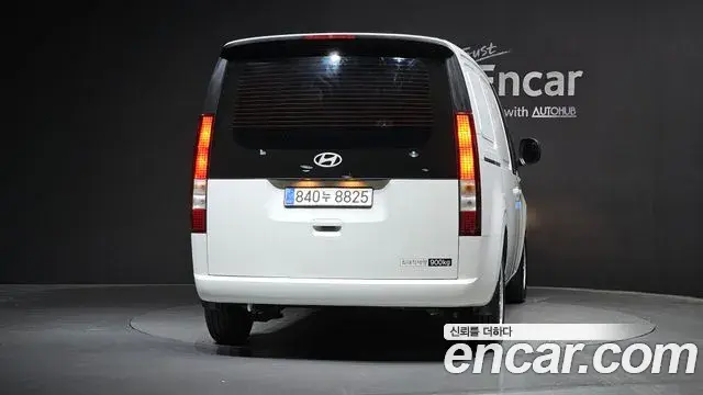 Hyundai Staria 2025 — Фото 4/20