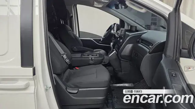 Hyundai Staria 2025 — Фото 12/20