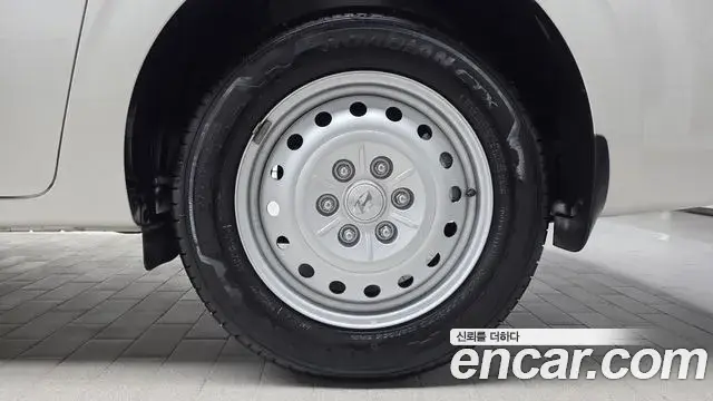 Hyundai Staria 2025 — Photo 19/32