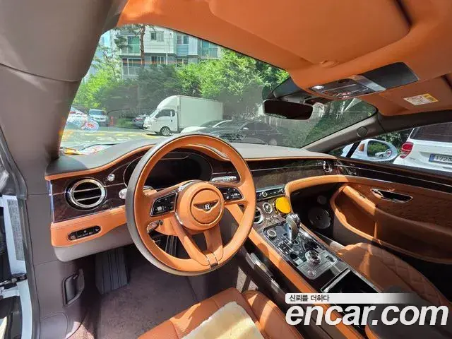 Bentley Continental GT 2022 — ფოტო 7/19