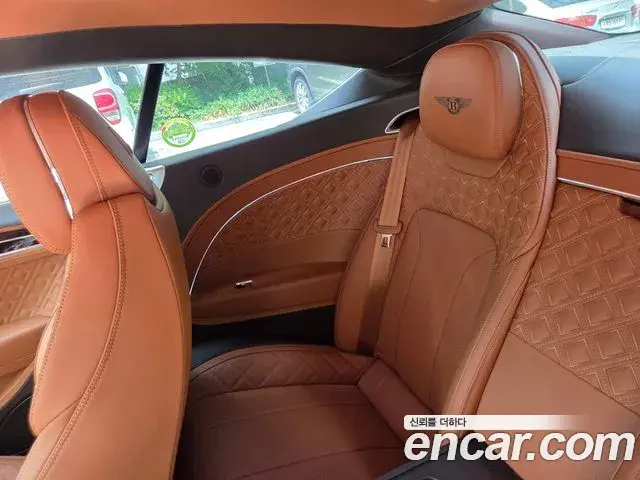 Bentley Continental GT 2022 — ფოტო 15/19