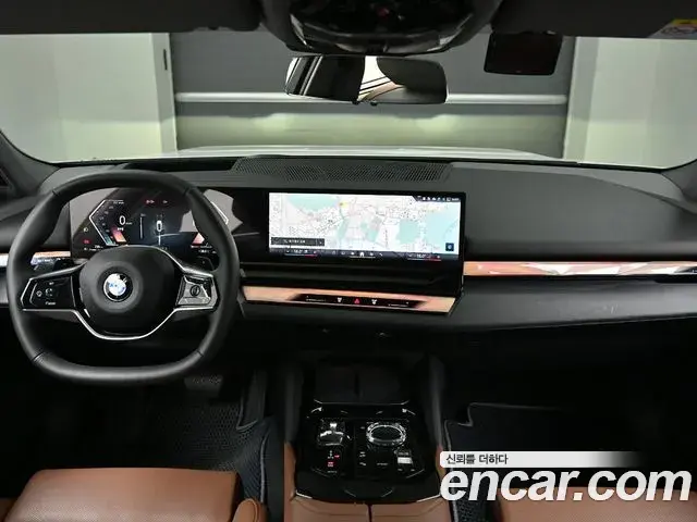BMW 5 Series 2023 — Фото 10/20