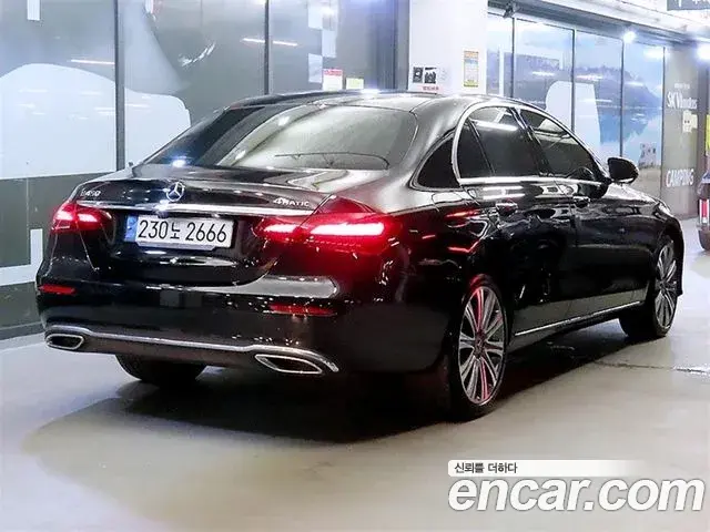 Mercedes-Benz E-Class 2021 — Фото 3/20