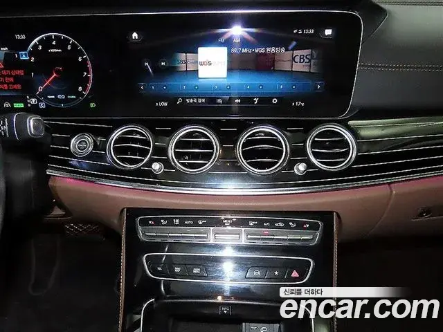 Mercedes-Benz E-Class 2021 — Фото 10/20