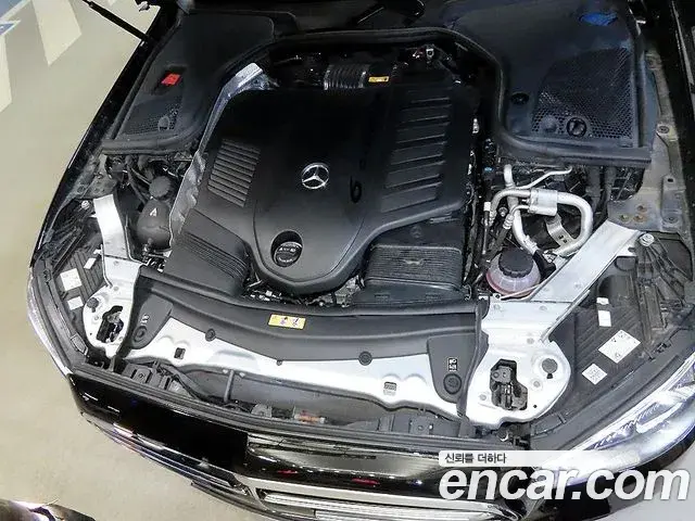 Mercedes-Benz E-Class 2021 — Фото 18/20