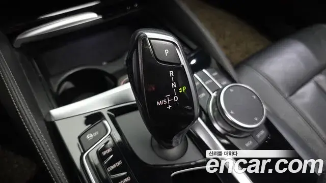 BMW 5 Series 2018 — Фото 9/20
