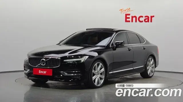 Volvo S90 2019 — Photo 36/39