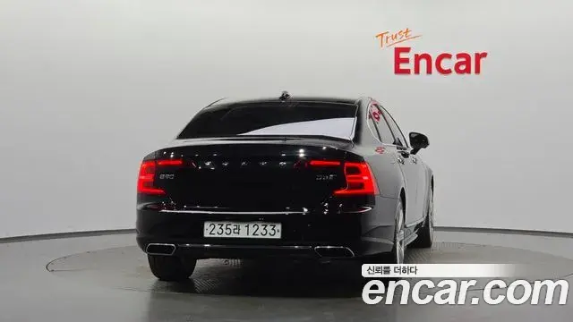 Volvo S90 2019 — Photo 6/39