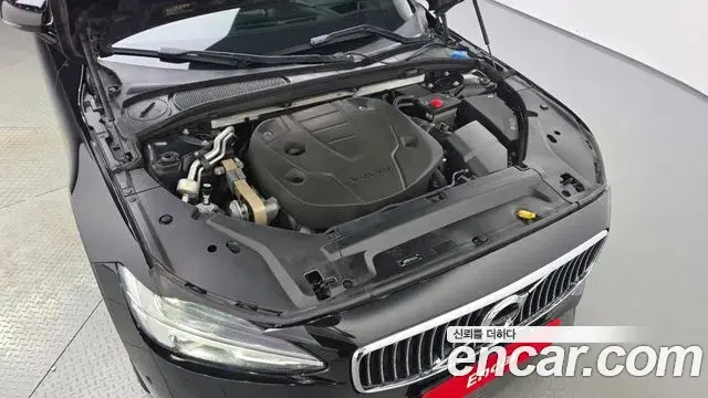 Volvo S90 2019 — Photo 16/39