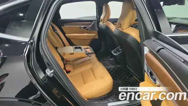Volvo S90 2019 — Photo 37/39