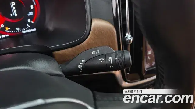 Volvo S90 2019 — Photo 15/39