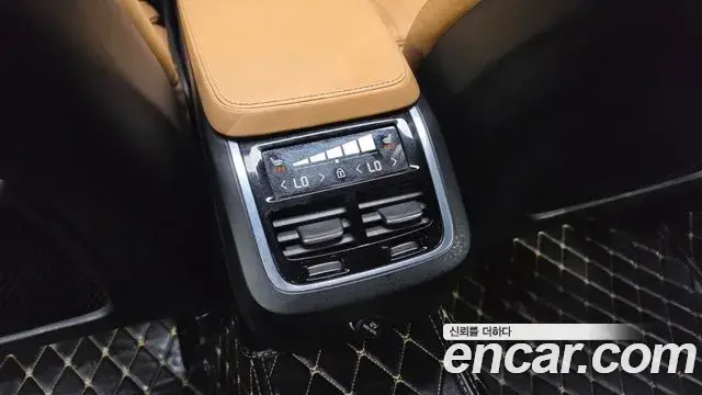 Volvo S90 2019 — Photo 32/39