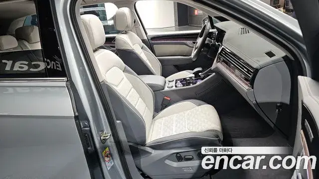 Volkswagen Touareg 2026 — Photo 32/38