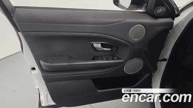 Land Rover Range Rover Evoque 2018 — Şəkil 19/31