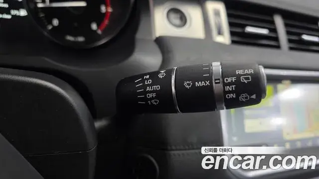 Land Rover Range Rover Evoque 2018 — Şəkil 13/31