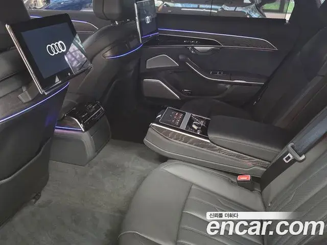 Audi A8 2022 — Фото 17/20