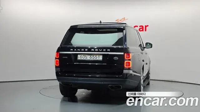 Land Rover Range Rover 2018 — Photo 17/20
