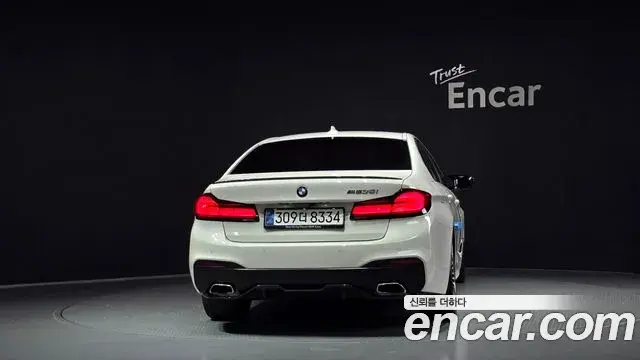 BMW 5 Series 2019 — Фото 10/20