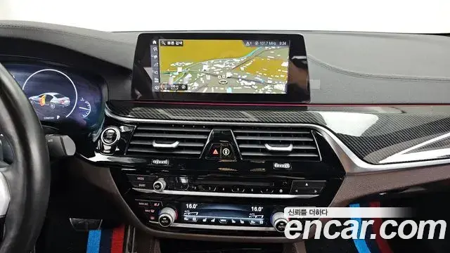 BMW 5 Series 2019 — Фото 14/20