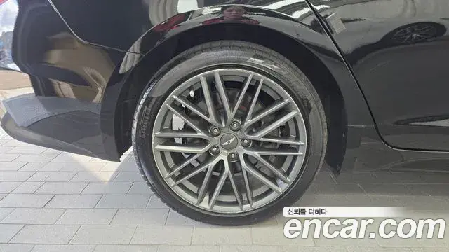 Genesis G70 2018 — Photo 13/20