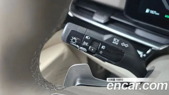 Kia Carnival 2024 — ფოტო 18/34