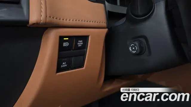 Toyota Alphard 2025 — Photo 9/35