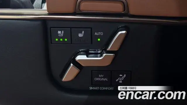 Toyota Alphard 2025 — Photo 26/35