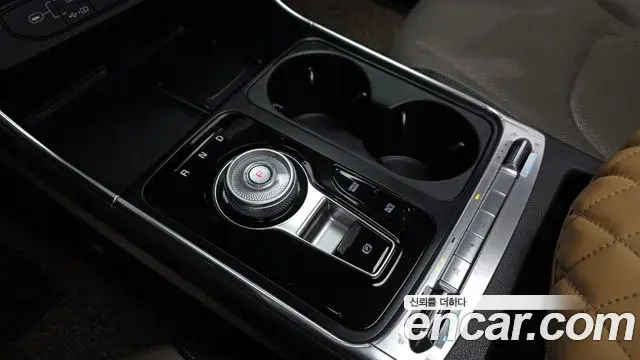 Kia Carnival 2024 — Photo 9/20