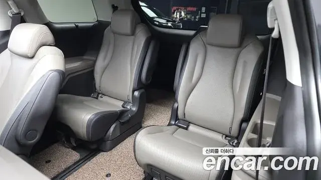 Kia Carnival 2024 — Photo 13/20