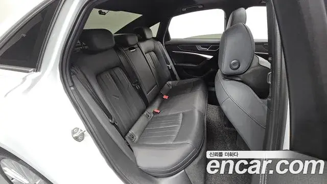 Audi A6 2021 — Фото 11/20