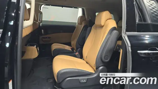 Kia Carnival 2023 — Фото 11/20