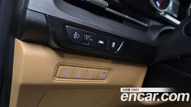 Kia Carnival 2023 — Фото 17/20