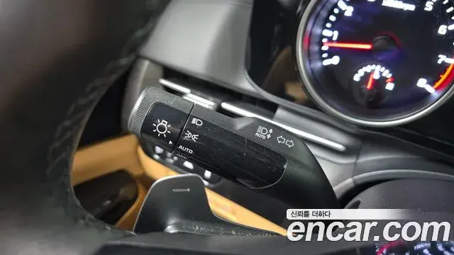 Kia Carnival 2023 — Photo 31/31
