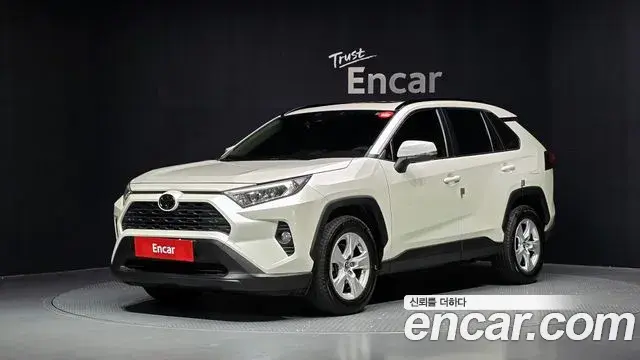 Toyota RAV4 2019 — Фото 1/20